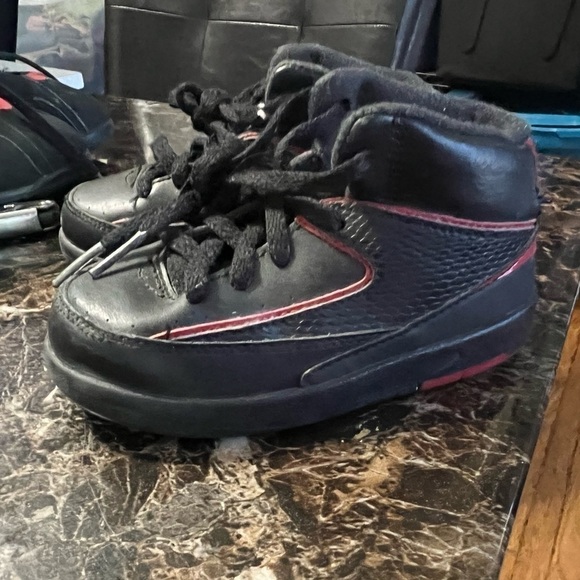 - Jordan Nike retro 2 sneakers - Picture 3 of 5